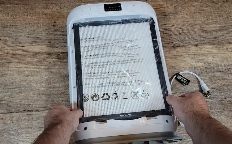 Installing a high-efficiency HEPA filter into a Lunino air purifier for dust and allergen removal